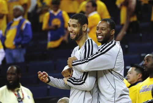 葡萄牙vs亚美尼亚：C罗停赛，莱奥、B费、B席首发出战（葡萄牙对阵亚美尼亚：C罗停赛缺席，莱奥、B费、B席领衔首发）