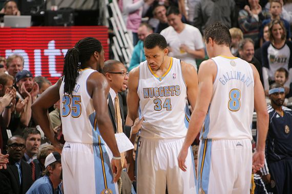 国米vs凯拉特首发预测：巴雷拉踢后腰，劳塔罗继续首发搭皮奥（国米战凯拉特首发前瞻：巴雷拉司职后腰，劳塔罗继续先发搭档皮奥）