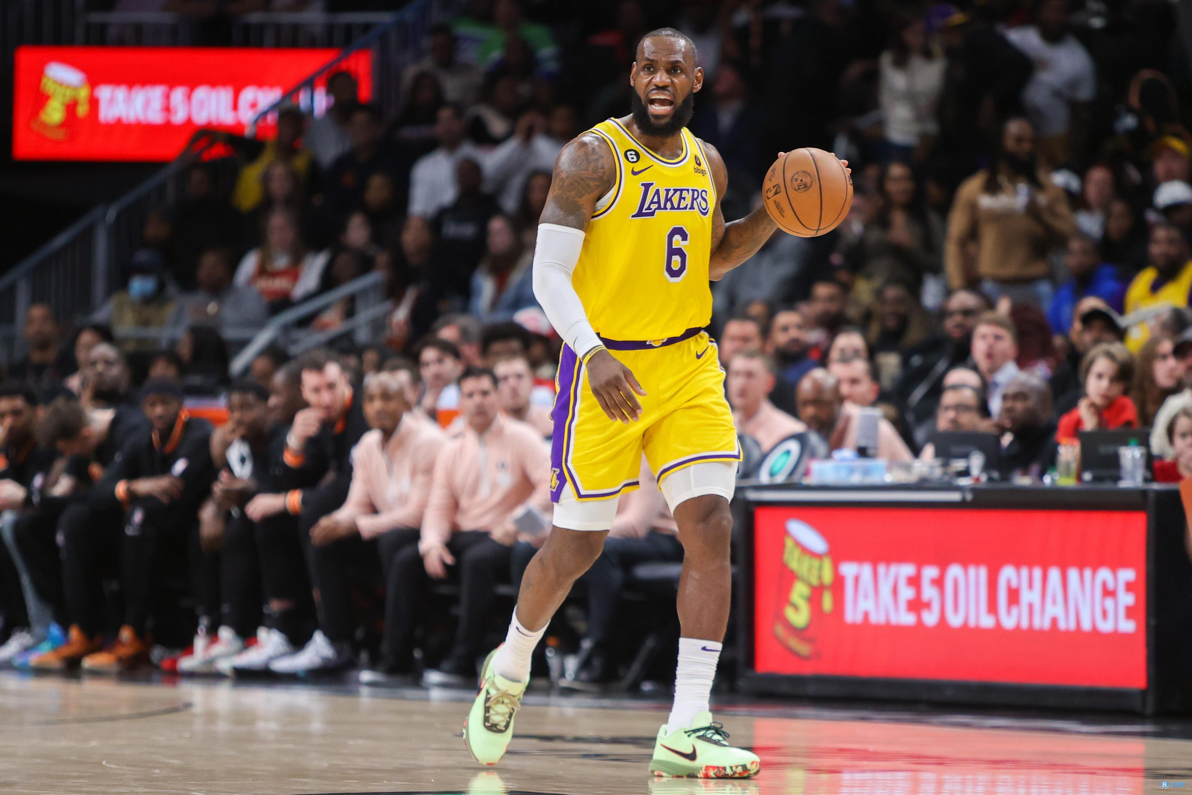 帕夫洛维奇：偶像是C罗；未来希望成为拜仁和德国的常规首发（帕夫洛维奇称偶像为C罗，目标是未来成为拜仁和德国队的常规首发）