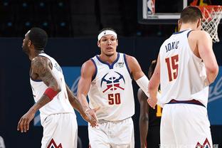 邓卓翔：球员状态并不让人满意，技战术也没有可圈可点的地方（邓卓翔：队员状态不尽如人意，战术无亮点可言）